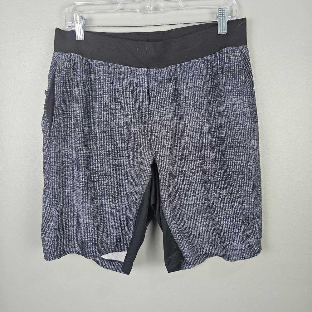 Lululemon Men's T.H.E. Linerless Shorts 9" Gray Black Pockets Size Large